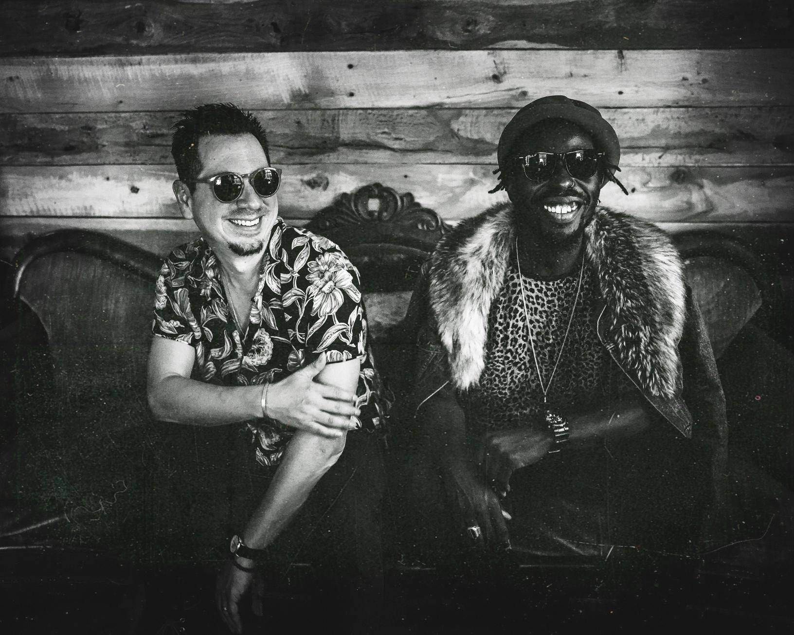 Entrevista a The Black Pumas: «Cuando escribí ‘Colours’, estaba tratando de deshacerme de las reglas socialmente institucionalizadas».